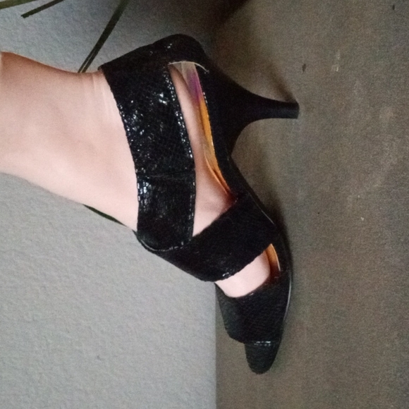 New! MICHAEL KORS " Viola Mid " Black Snake Embossed Leather Heel Sandals. 8.5M - Picture 3 of 10